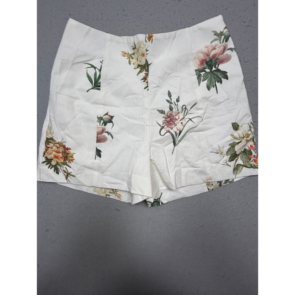 VICI Shorts Linen Blend Floral White Medium Womens